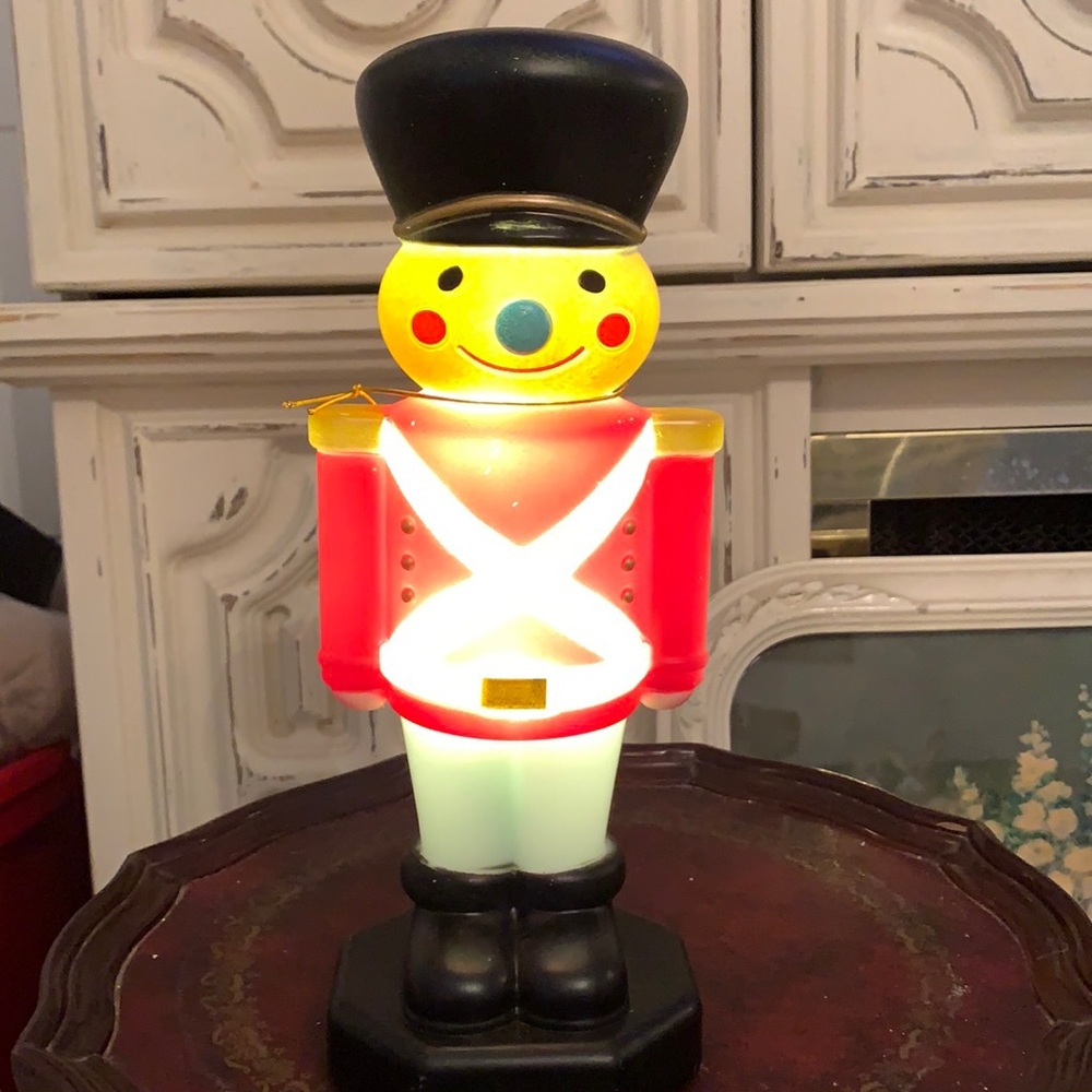 11 in tabletop soldier lightup blowmold